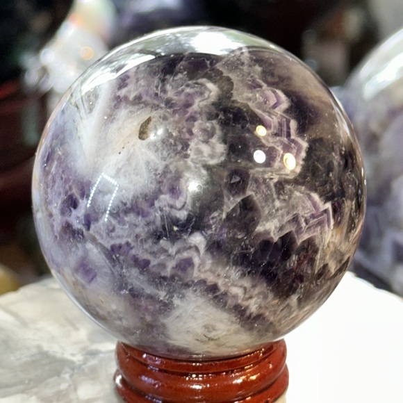 Dream Amethyst Crystal Ball! - Picture 7 of 9
